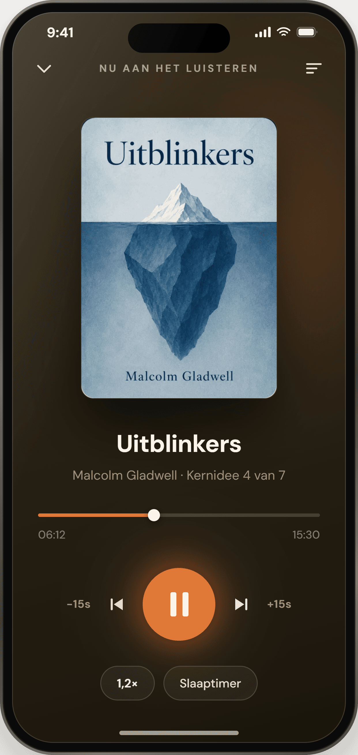 De audiospeler van de LeesNu-app: Uitblinkers van Malcolm Gladwell, kernidee 4 van 7, met een voortgangsbalk op 6:12 van 15:30, knoppen om 15 seconden terug of vooruit te springen, een snelheidsregelaar en een slaaptimer.