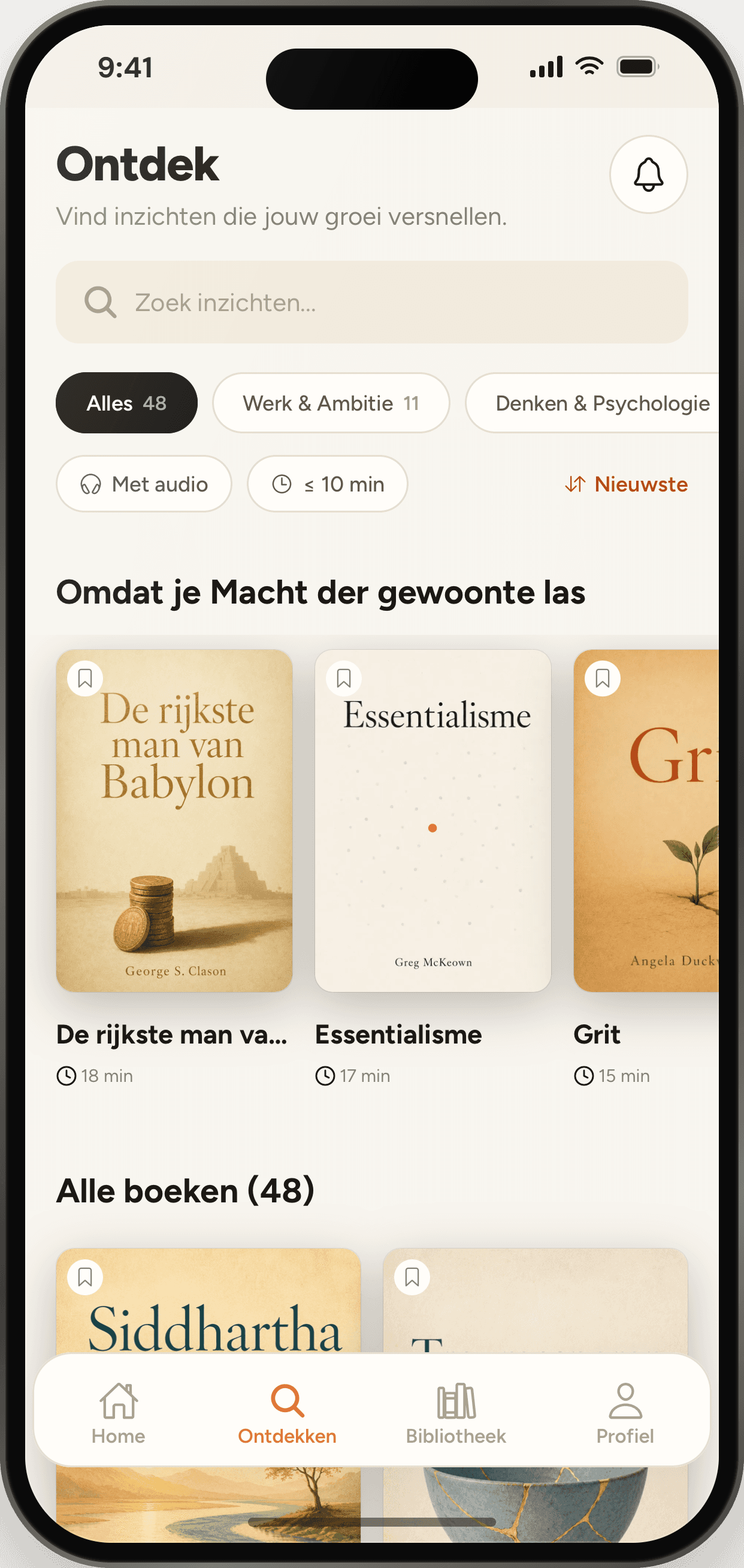 Het ontdekscherm van de LeesNu-app, met categorieën en aanbevolen samenvattingen.